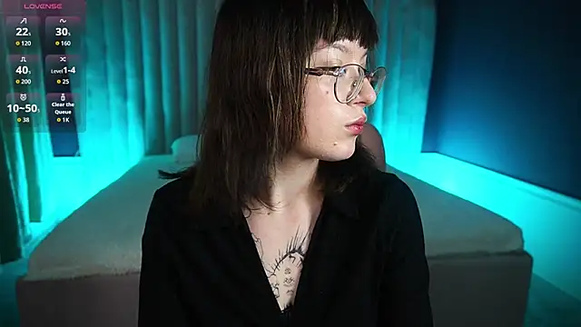 Snapshot of Pixie_Peachh chatting on October 9, 2025, 1:55 pm Pixie Peachh online show from October 9, 2025, 1:55 pm