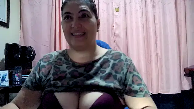 lina maria99 online show from March 26, 2026, 2:21 am