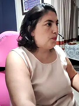 Snapshot of lina_maria99 chatting on September 28, 2025, 12:06 am lina maria99 online show from September 28, 2025, 12:06 am