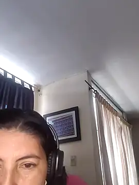 Snapshot of lina_maria99 chatting on September 26, 2025, 7:21 pm lina maria99 online show from September 26, 2025, 7:21 pm