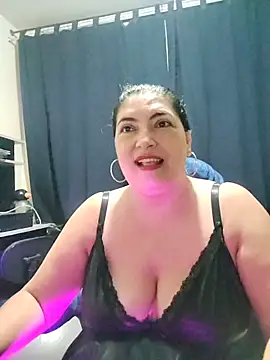 lina maria99 online show from November 10, 2025, 8:41 am