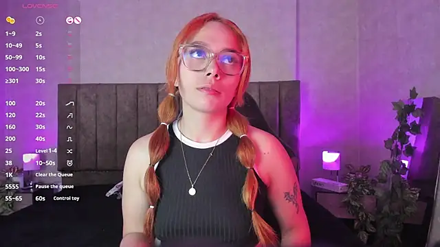 Snapshot of LanaMills_ chatting on September 26, 2025, 5:03 am LanaMills online show from September 26, 2025, 5:03 am