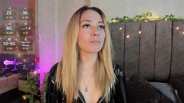 LanaMills  online show from February 11, 2026, 5:40 am