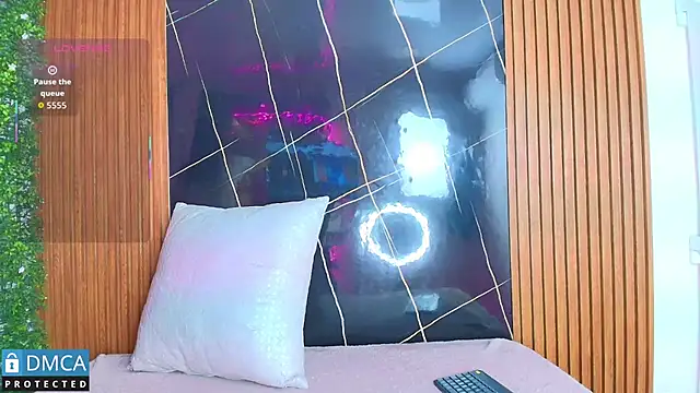 stepha   online show from October 1, 2025, 11:14 am