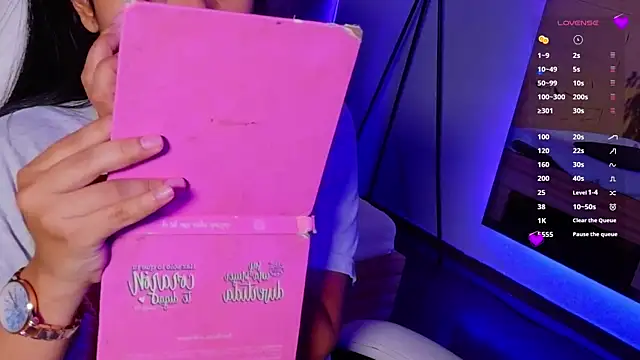 HannahMontgomery online show from June 26, 2026, 4:02 pm