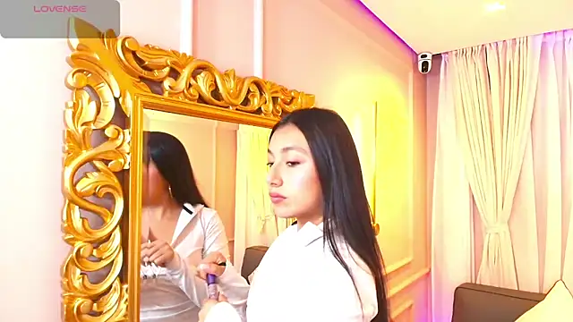 Snapshot of Nahomi_key_ chatting on September 18, 2025, 8:01 pm Nahomi key  online show from September 18, 2025, 8:01 pm