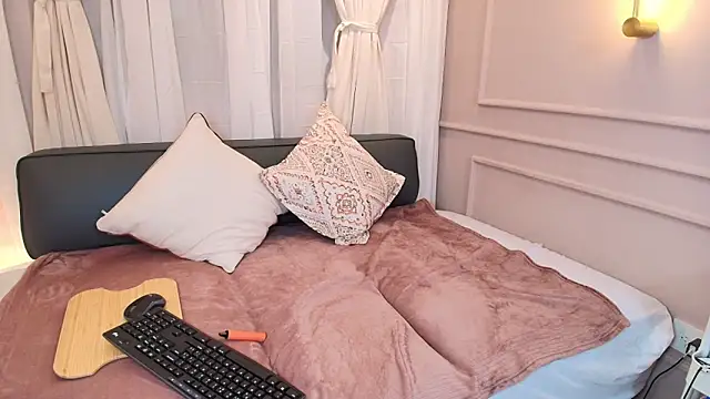 Snapshot of Nahomi_key_ chatting on September 26, 2025, 7:43 pm Nahomi key  online show from September 26, 2025, 7:43 pm