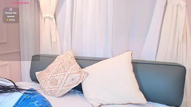 Snapshot of Nahomi_key_ chatting on October 18, 2025, 7:38 pm Nahomi key  online show from October 18, 2025, 7:38 pm