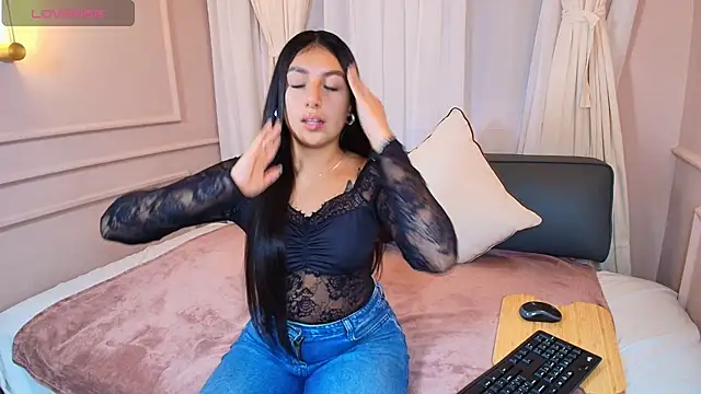 Snapshot of Nahomi_key_ chatting on October 28, 2025, 7:57 pm Nahomi key  online show from October 28, 2025, 7:57 pm