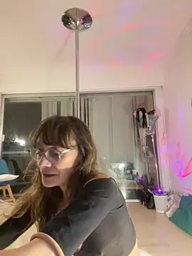 Snapshot of Chris06d22@xh chatting on February 2, 2026, 8:52 pm Chris06d22xh online show from February 2, 2026, 8:52 pm