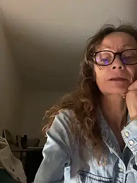 Chris06d22xh online show from September 17, 2025, 6:54 pm