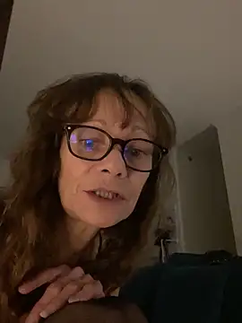 Chris06d22xh online show from October 16, 2025, 7:22 pm