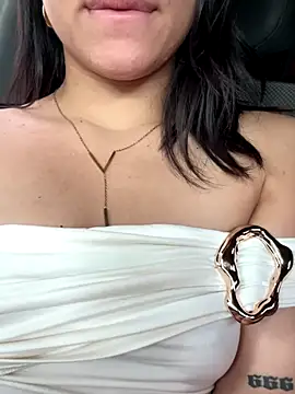 lu styles  online show from October 20, 2025, 5:02 pm