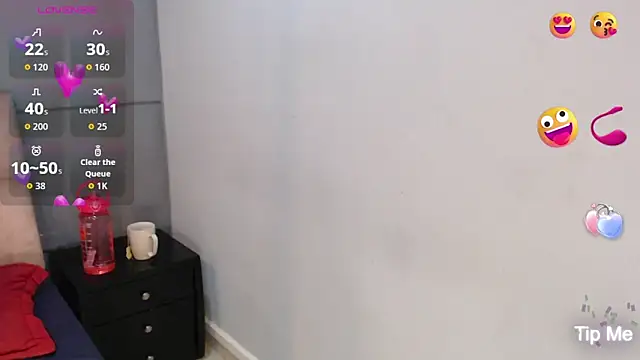 Snapshot of CharlotteCottin chatting on September 26, 2025, 11:17 am CharlotteCottin online show from September 26, 2025, 11:17 am