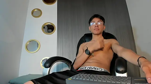 Snapshot of Daddy_Darcks chatting on October 13, 2025, 7:59 pm Daddy Darcks online show from October 13, 2025, 7:59 pm