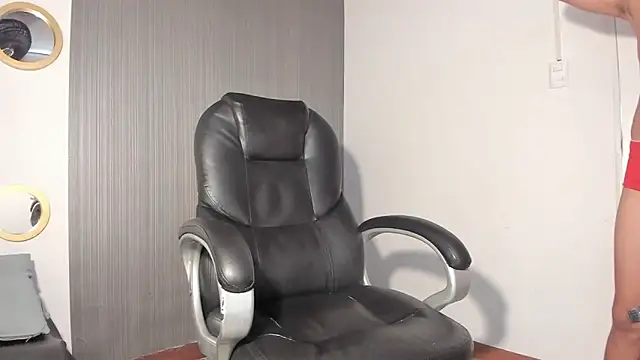 Snapshot of Daddy_Darcks chatting on September 15, 2025, 7:47 pm Daddy Darcks online show from September 15, 2025, 7:47 pm