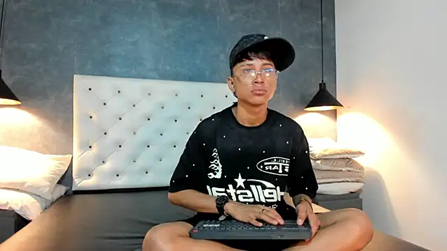 Snapshot of Daddy_Darcks chatting on October 10, 2025, 7:47 pm Daddy Darcks online show from October 10, 2025, 7:47 pm