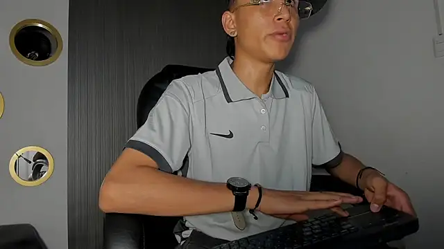 Snapshot of Daddy_Darcks chatting on October 2, 2025, 8:45 pm Daddy Darcks online show from October 2, 2025, 8:45 pm