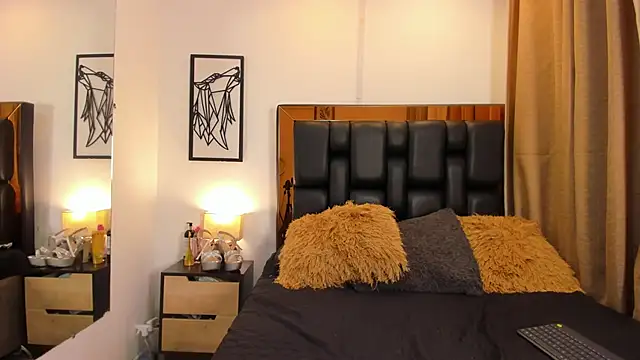 GiorgineTaylor online show from October 8, 2025, 11:01 am