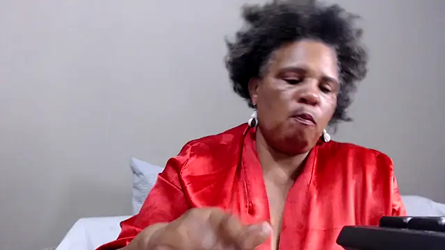 GrandBustyMelon online show from February 10, 2026, 4:33 am