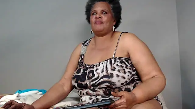 Snapshot of GrandBustyMelon chatting on September 26, 2025, 7:10 pm GrandBustyMelon online show from September 26, 2025, 7:10 pm