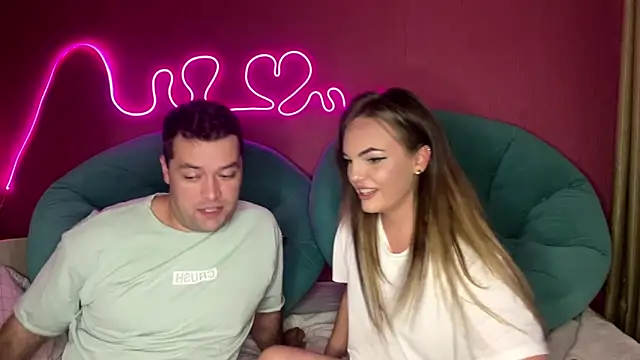 deeplookscouple online show from September 13, 2025, 1:44 pm