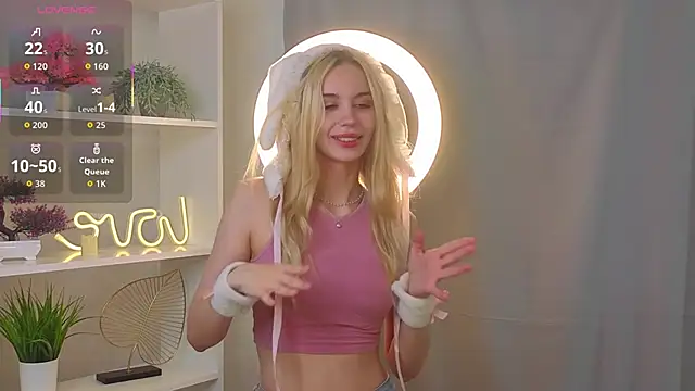 JaymieVigen online show from October 14, 2025, 3:07 am