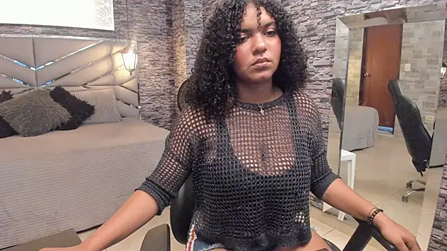 Snapshot of BellyBigBoobs chatting on October 1, 2025, 2:10 pm BellyBigBoobs online show from October 1, 2025, 2:10 pm