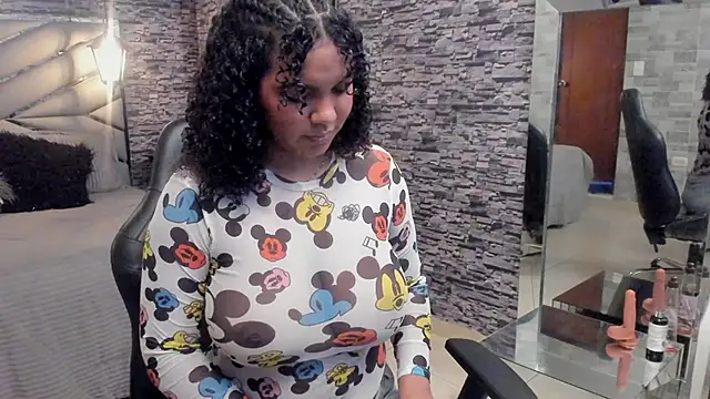 Snapshot of BellyBigBoobs chatting on October 20, 2025, 6:41 pm BellyBigBoobs online show from October 20, 2025, 6:41 pm