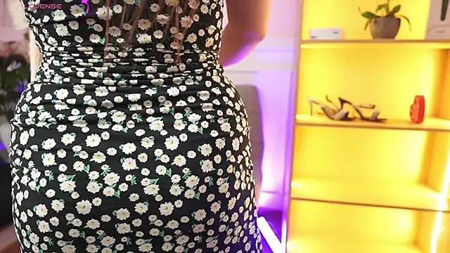 Snapshot of MilaCrave chatting on January 19, 2026, 11:36 am MilaCrave online show from January 19, 2026, 11:36 am