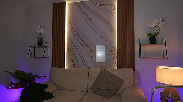 MilaCrave online show from December 4, 2025, 11:53 am