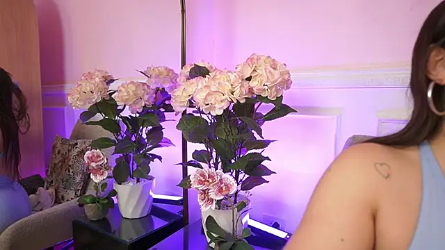 MilaCrave online show from January 13, 2026, 11:36 am