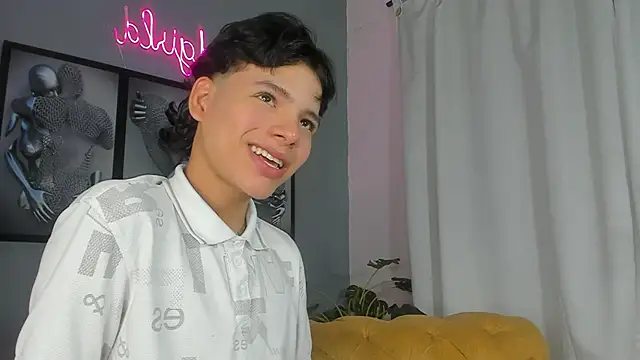 Snapshot of camillo_virgil chatting on October 31, 2025, 10:34 am camillo virgil online show from October 31, 2025, 10:34 am