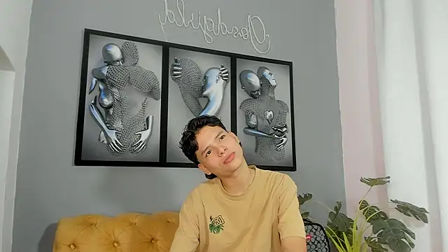 Snapshot of camillo_virgil chatting on October 27, 2025, 11:00 am camillo virgil online show from October 27, 2025, 11:00 am