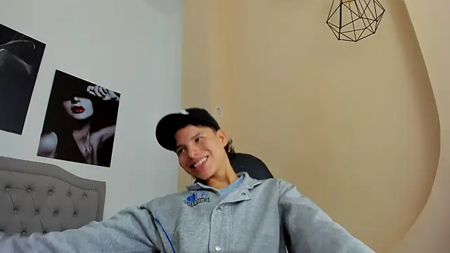 Snapshot of camillo_virgil chatting on September 26, 2025, 12:01 pm camillo virgil online show from September 26, 2025, 12:01 pm