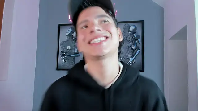 Snapshot of camillo_virgil chatting on October 10, 2025, 11:11 am camillo virgil online show from October 10, 2025, 11:11 am