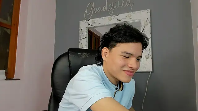 Snapshot of camillo_virgil chatting on October 7, 2025, 11:00 am camillo virgil online show from October 7, 2025, 11:00 am