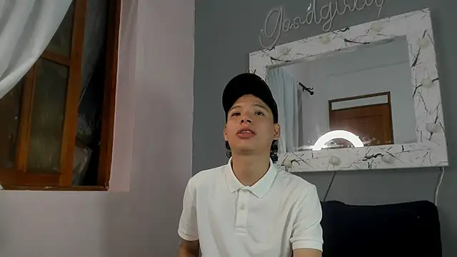 Snapshot of camillo_virgil chatting on September 21, 2025, 10:53 am camillo virgil online show from September 21, 2025, 10:53 am