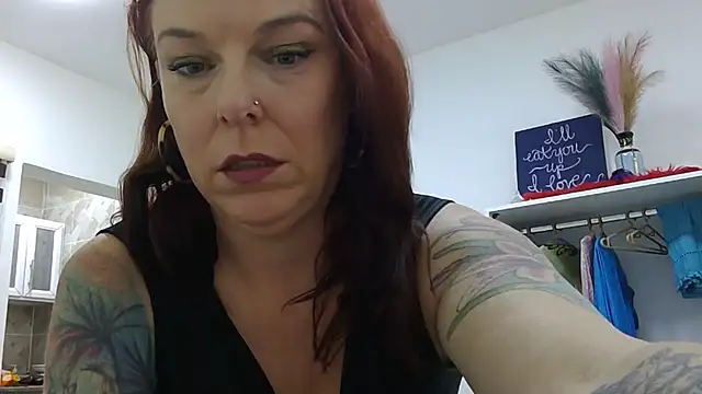 Snapshot of Island_Siren chatting on September 29, 2025, 5:29 pm Island Siren online show from September 29, 2025, 5:29 pm