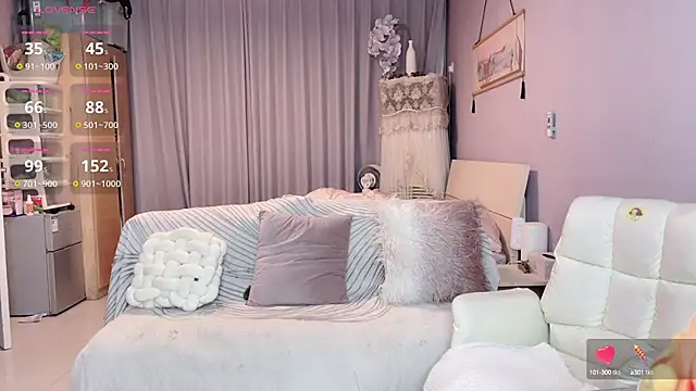 Snapshot of Y2Luvk chatting on October 13, 2025, 11:27 pm Y2Luvk online show from October 13, 2025, 11:27 pm