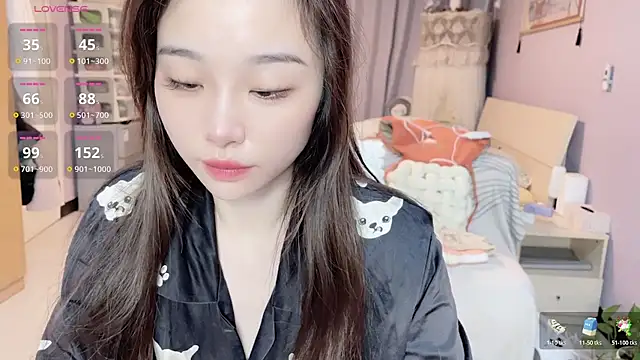 Snapshot of Y2Luvk chatting on October 19, 2025, 8:55 pm Y2Luvk online show from October 19, 2025, 8:55 pm