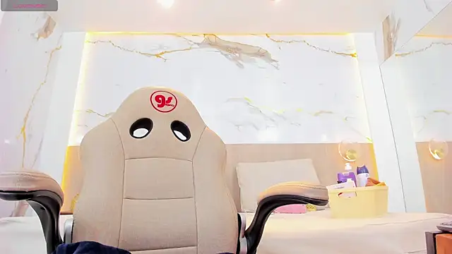 Snapshot of valirya_devote chatting on October 11, 2025, 3:40 am valirya devote online show from October 11, 2025, 3:40 am