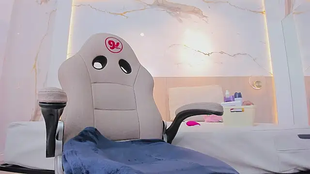 Snapshot of valirya_devote chatting on September 22, 2025, 3:23 am valirya devote online show from September 22, 2025, 3:23 am