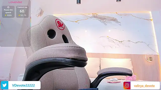 Snapshot of valirya_devote chatting on September 17, 2025, 3:41 am valirya devote online show from September 17, 2025, 3:41 am