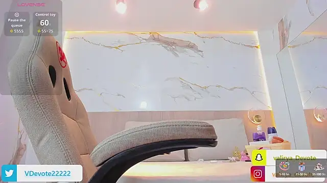 Snapshot of valirya_devote chatting on October 16, 2025, 3:48 am valirya devote online show from October 16, 2025, 3:48 am