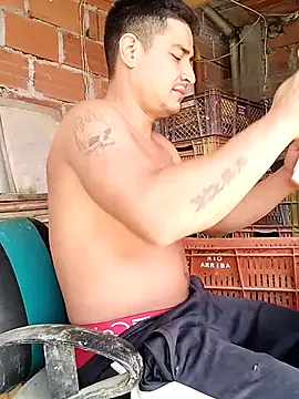 Snapshot of hoteder chatting on October 3, 2025, 2:40 pm hoteder online show from October 3, 2025, 2:40 pm