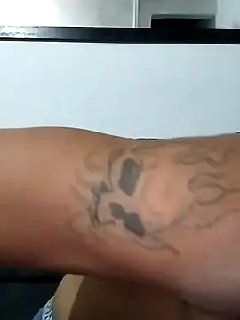 Snapshot of hoteder chatting on October 23, 2025, 11:58 pm hoteder online show from October 23, 2025, 11:58 pm