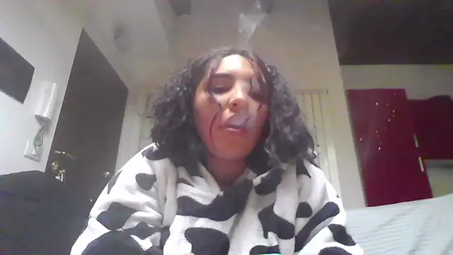 Snapshot of LadySophia03 chatting on September 24, 2025, 4:24 pm LadySophia03 online show from September 24, 2025, 4:24 pm