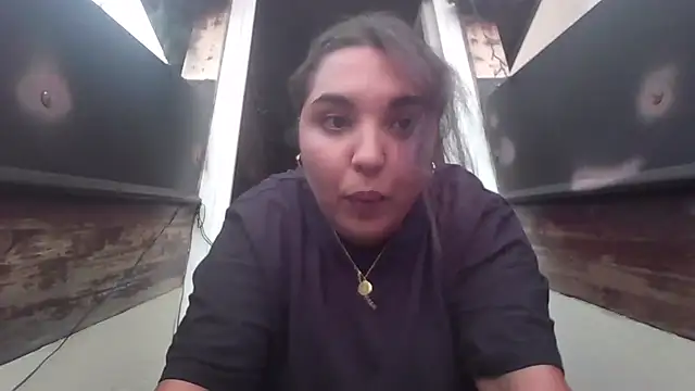 Snapshot of LadySophia03 chatting on October 3, 2025, 4:30 pm LadySophia03 online show from October 3, 2025, 4:30 pm