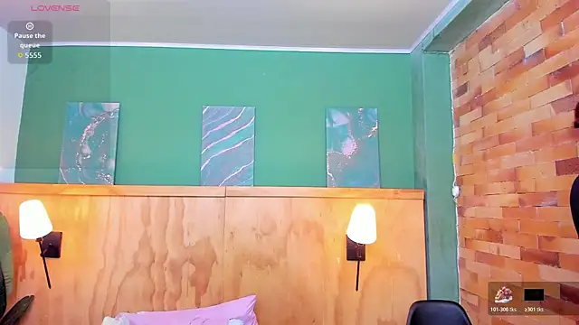 halleylorens online show from March 17, 2026, 7:28 pm